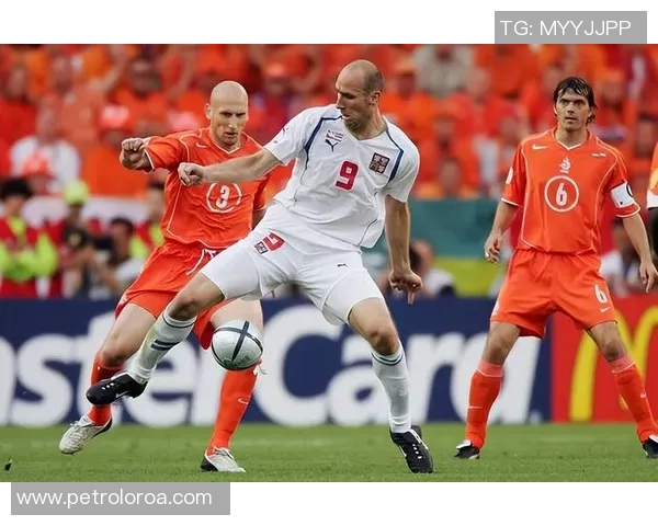 足球明星背后的冲突与战争:一场运动如何引发国际纷争与对抗 足球明星背后的冲突与战争:一场运动如何引发国际纷争与对抗