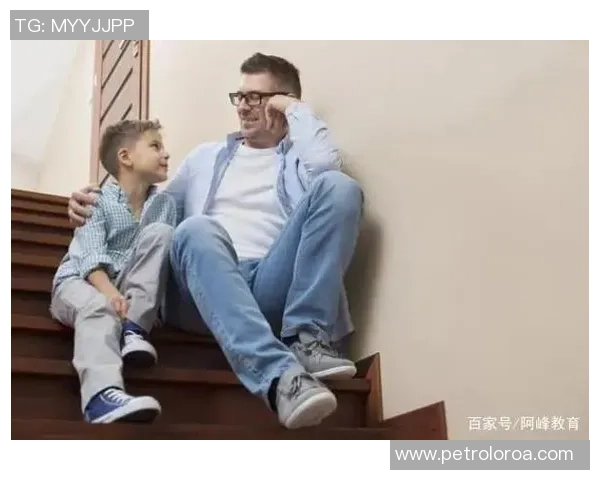 足球明星背后的英雄父亲们精彩瞬间合集展现父爱的力量与支持 足球明星背后的英雄父亲们精彩瞬间合集展现父爱的力量与支持