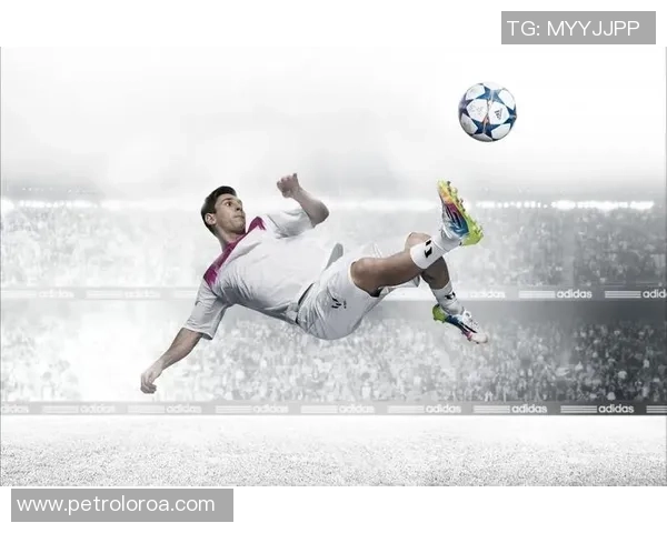 足球明星的辉煌历程与传奇瞬间探秘之旅