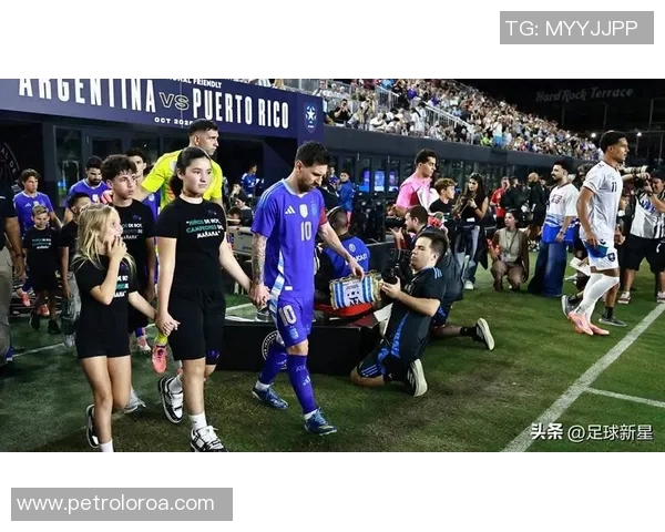 足球明星比赛中发球技巧与规则解析助你成为场上焦点 足球明星比赛中发球技巧与规则解析助你成为场上焦点